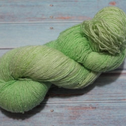 Handgefärbtes Lacegarn Merino Filigran 90 Handgefärbtes Lacegarn Merino Filigran 90