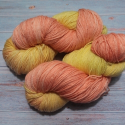 Handgefärbte Wolle Merino-Seide Seidenstraße 64 Handgefärbte Wolle Merino-Seide Seidenstraße 64