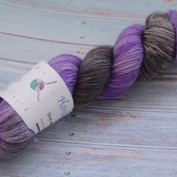 Handgefärbte 4-fädige Sockenwolle Trekking 23/5