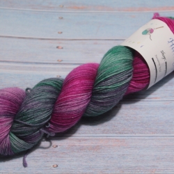 Handgefärbte 4-fädige Sockenwolle Trekking 23/7