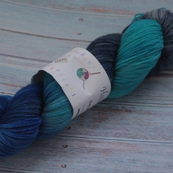 Handgefärbte 4-fädige Sockenwolle Trekking 23/9