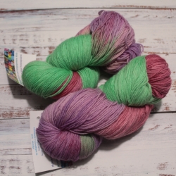 Handgefärbte 4-fädige Sockenwolle Trekking 333