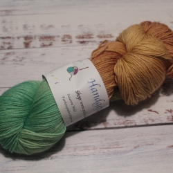 Handgefärbte plastikfreie Merino-Seide-Leinen Triologie 22/25 Handgefärbte plastikfreie Merino-Seide-Leinen Triologie 22/25