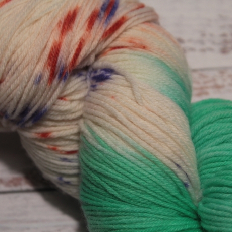 Handgefärbte 4-fädige Kuschel(socken)wolle Wolkenspiel 346