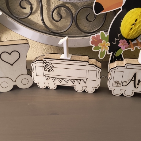 Eisenbahn Geschenk individuell mit Namen,Datum, Zahlen 1-9 massiv