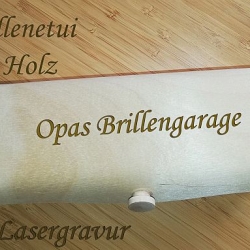 Einzigartig - Brillenetui aus Holz mit Lasergravur 