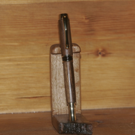 Füller aus Walnuss