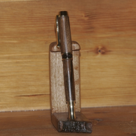 Füller aus Walnuss
