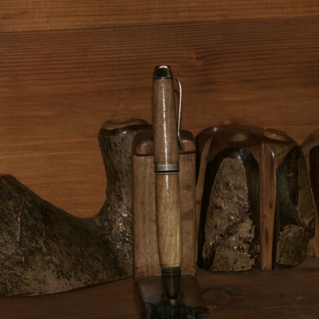 Kugelschreiber aus Walnuss (Mienenfarbe wählbar)