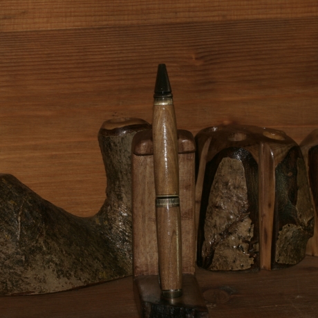 Kugelschreiber aus Walnuss (Mienenfarbe wählbar)