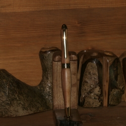 Kugelschreiber aus Zwetschge (Minenfarbe/Endkappe wählbar)