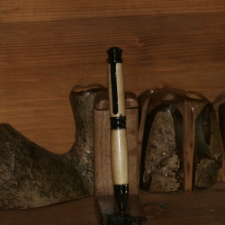 Kugelschreiber aus Walnuss(Minenfarbe wählbar)