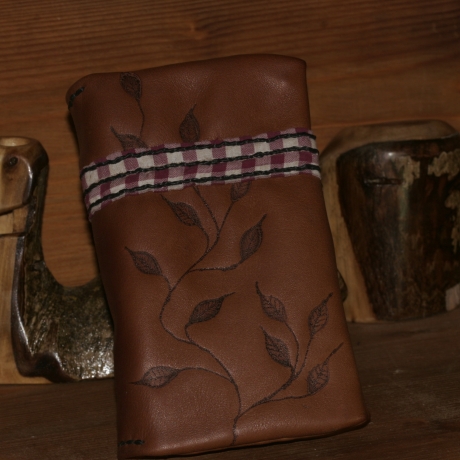 Tabak-Etui aus Leder geölt mit Verzierung