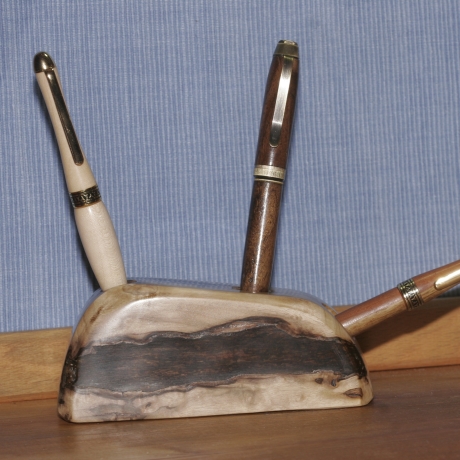 Stiftehalter aus Walnuss