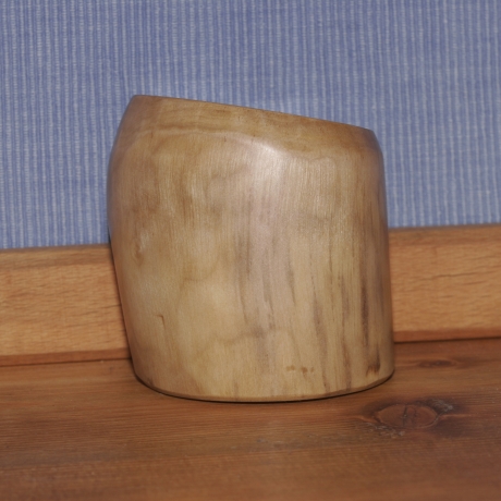 Stiftehalter aus Walnuss