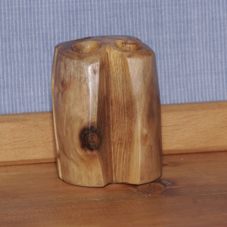 Stiftehalter aus Walnuss