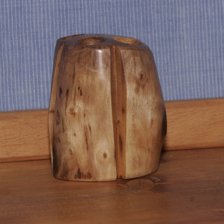 Stiftehalter aus Walnuss