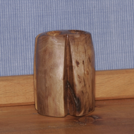Stiftehalter aus Walnuss
