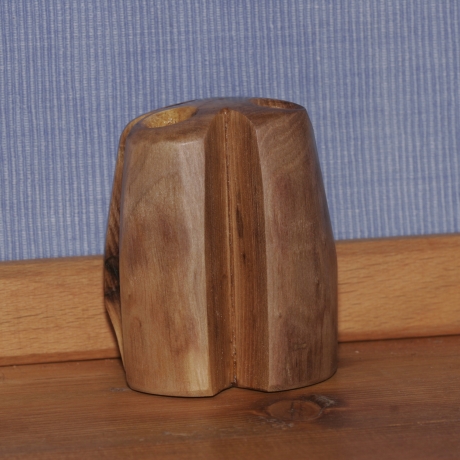 Stiftehalter aus Walnuss