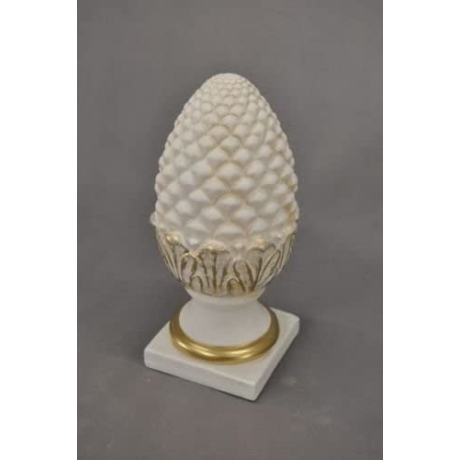 Artischockenfigur mit goldenen Verzierungen. 50 cm.