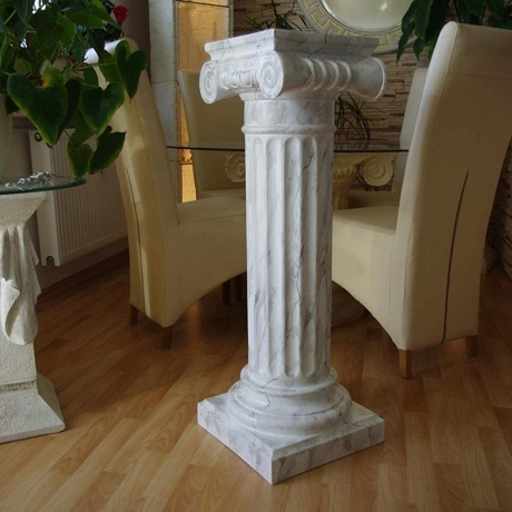 Eine schöne, hohe griechische Säule. 100 cm.