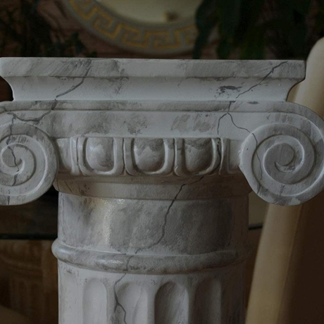 Eine schöne, hohe griechische Säule. 100 cm.