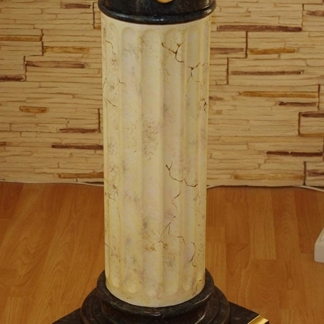 Eine schöne, hohe griechische Säule. 100 cm.