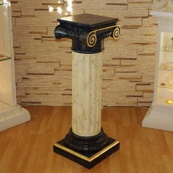 Eine schöne, hohe griechische Säule. 100 cm.