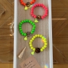 Armband Holzperlen Neon mit Naturmuschel Perle und Tassel
