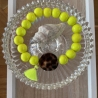 Armband Holzperlen Neon mit Naturmuschel Perle und Tassel