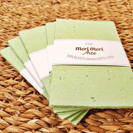 Handgeschöpftes Papier | 10 Bögen 13×8,5 cm | Grünes Büttenpapier