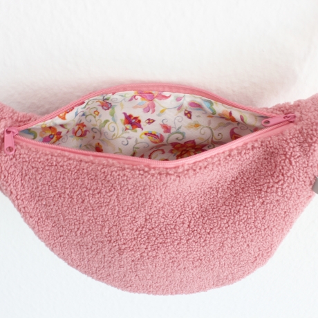 Moonbag Teddyplüsch Altrosa geblümt handgenähtes Unikat