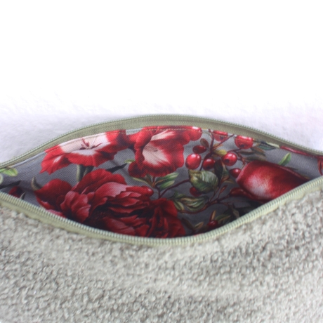 Moonbag Teddyplüsch Khaki geblümt handgenähtes Unikat