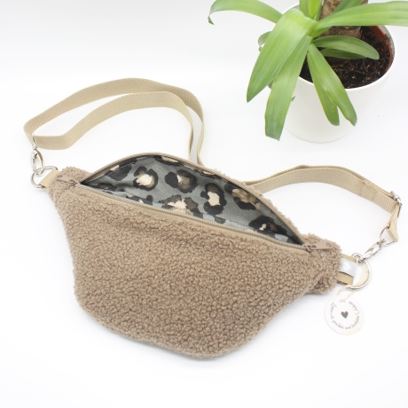 Bauchtasche Teddyplüsch Braun Leoprint Unikat Handmade