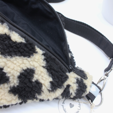 Bauchtasche Teddyplüsch Leoprint handgenähtes Unikat