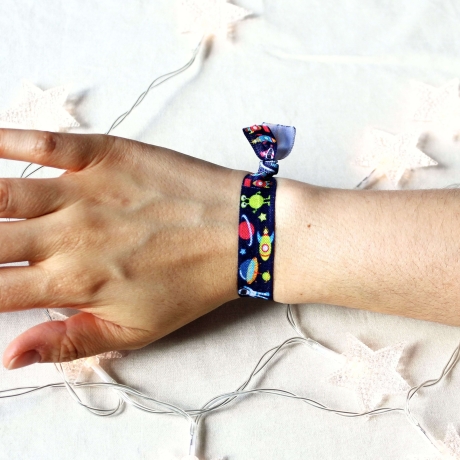 Buntes Kinder Armband – Stoffarmband Weltraum