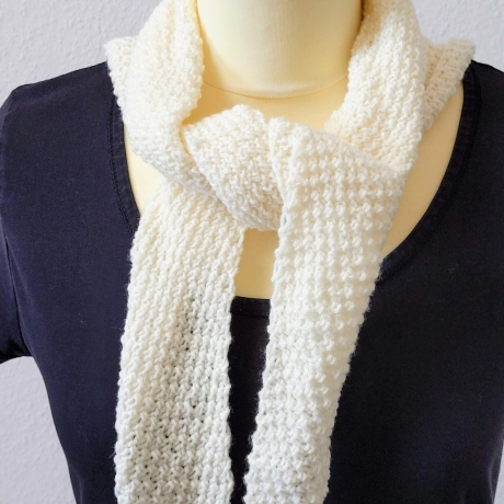 Weiches, kleines Stricktuch mit 10% Kaschmiranteil, Handgestrickt