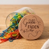 Geduldsfäden - Glas mit Deckel aus Buchenholz personalisierbar