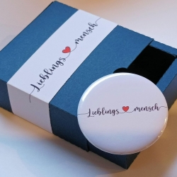 Lieblingsmensch Geschenkbox mit Ansteckbutton