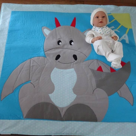 Krabbeldecke großer Drache, Patchwork, Kuscheldecke, Tagesdecke,