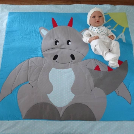 Krabbeldecke großer Drache, Patchwork, Kuscheldecke, Tagesdecke,