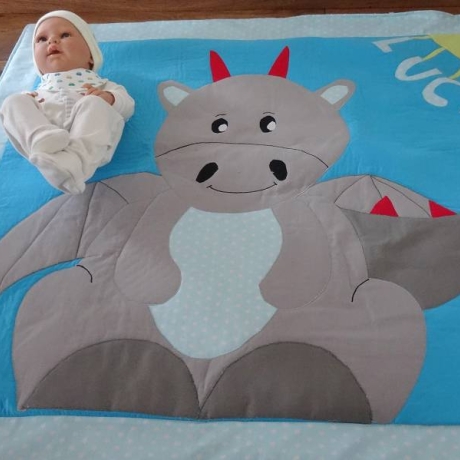 Krabbeldecke großer Drache, Patchwork, Kuscheldecke, Tagesdecke,