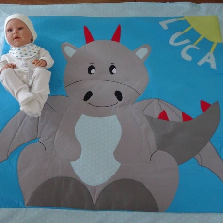 Krabbeldecke großer Drache, Patchwork, Kuscheldecke, Tagesdecke,