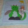 Krabbeldecke großer grüner Drache, Kuscheldecke, Tagesdecke,