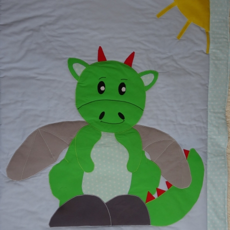 Krabbeldecke großer grüner Drache, Kuscheldecke, Tagesdecke,