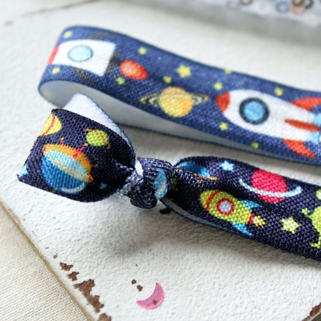 Buntes Kinder Armband – Stoffarmband Weltraum