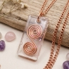 Im Fluss des Lebens – Kupfer-Spiralen-Amulett, handgefertigt