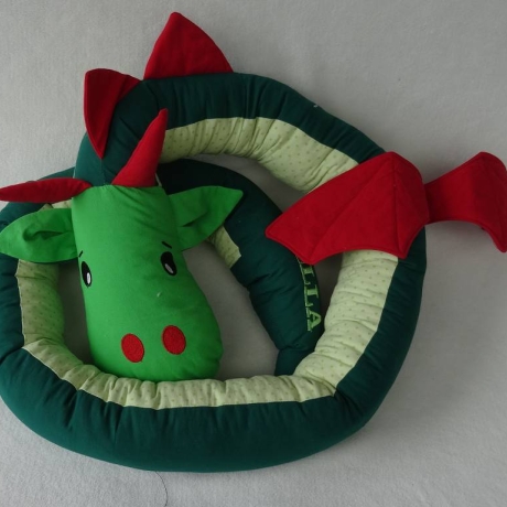 Bettschlange Drache, Puckschnecke, Bettrolle, Wickeltischrolle