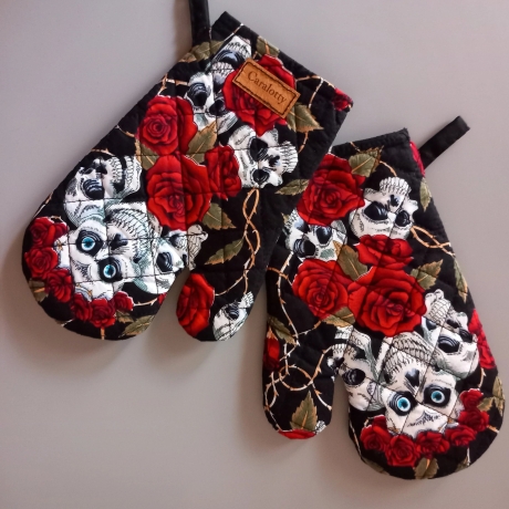 1 Paar Ofenhandschuhe mit Rosen und Totenkopf