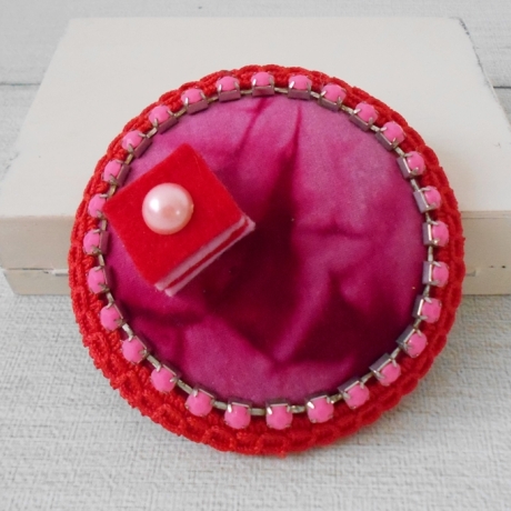 Süses Fascinator mit Gebäck